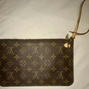 Louis Vuitton never fall pouch